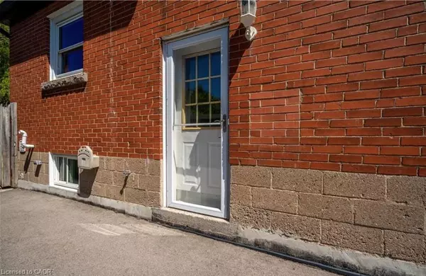 Hamilton, ON L8T 2Z2,42 East 41st Street #LOWER