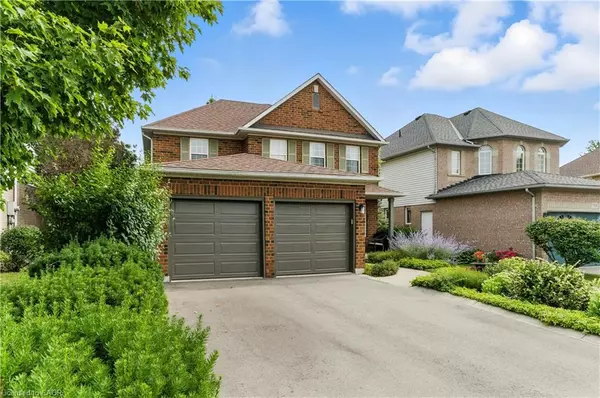 Waterdown, ON L0R 2H5,51 Strathroy Crescent