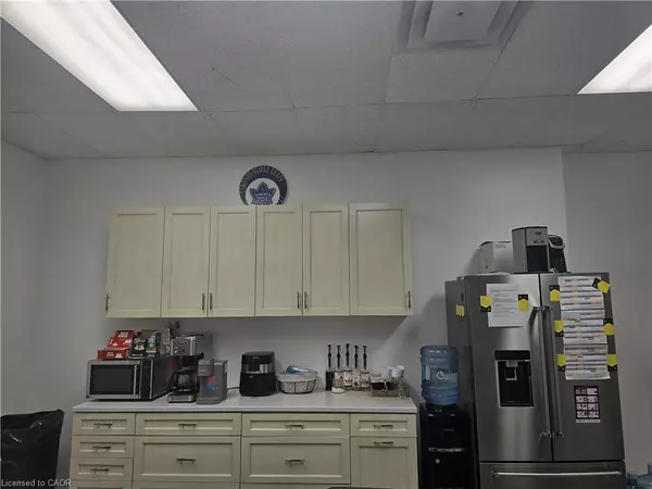 Guelph, ON N1K 1B8,650 Woodlawn Road W #A11&12