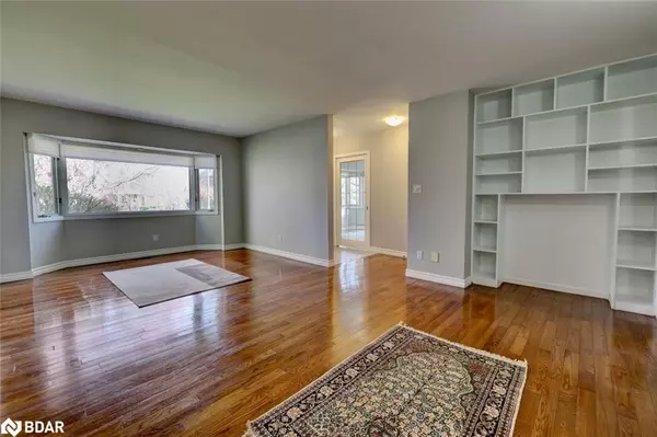 Oakville, ON L6J 2S8,1493 Briarwood Crescent