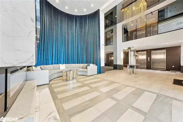 Grimsby, ON L3M 0G6,10 Concord Place #412