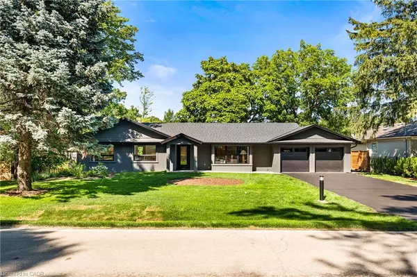 201 Trelawn Avenue, Oakville, ON L6J 4R3