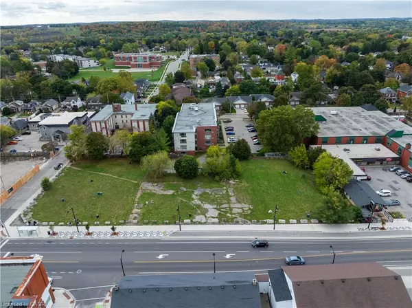 Cambridge, ON N3H 3K7,986 & 1030 King Street E