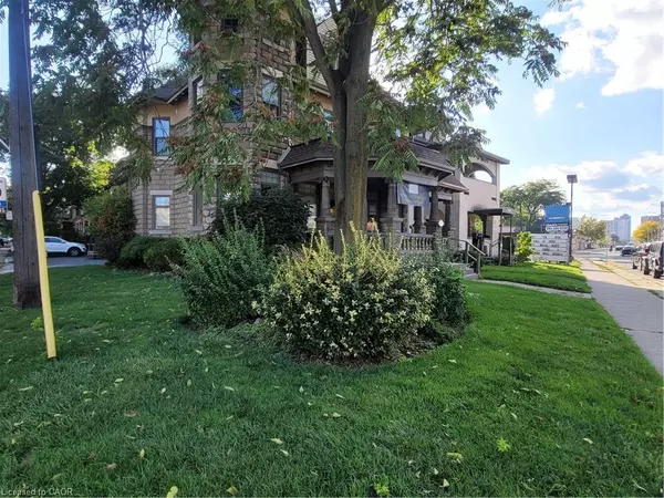 812 King Street E #Full, Hamilton, ON L8M 1A9