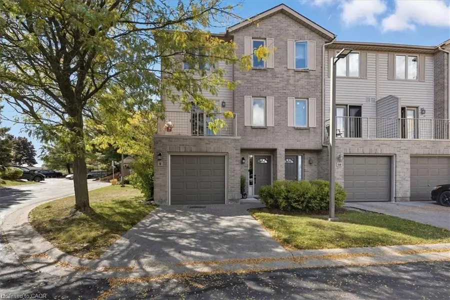 230 Blackhorne Drive #9, Kitchener, ON N2E 1Z4