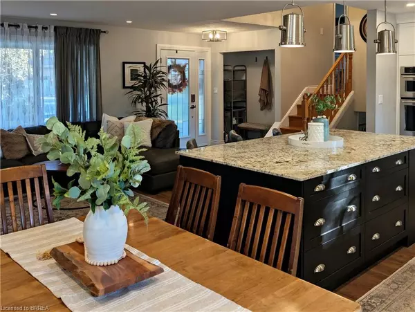 Brantford, ON N3R 3L1,14 Meadow Road