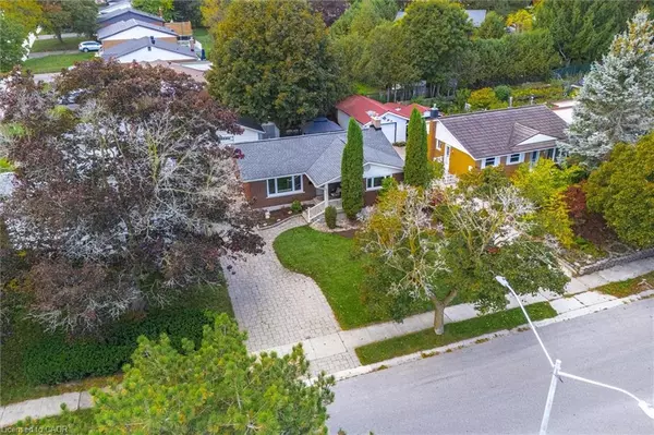 521 Glen Forrest Boulevard, Waterloo, ON N2L 4H9