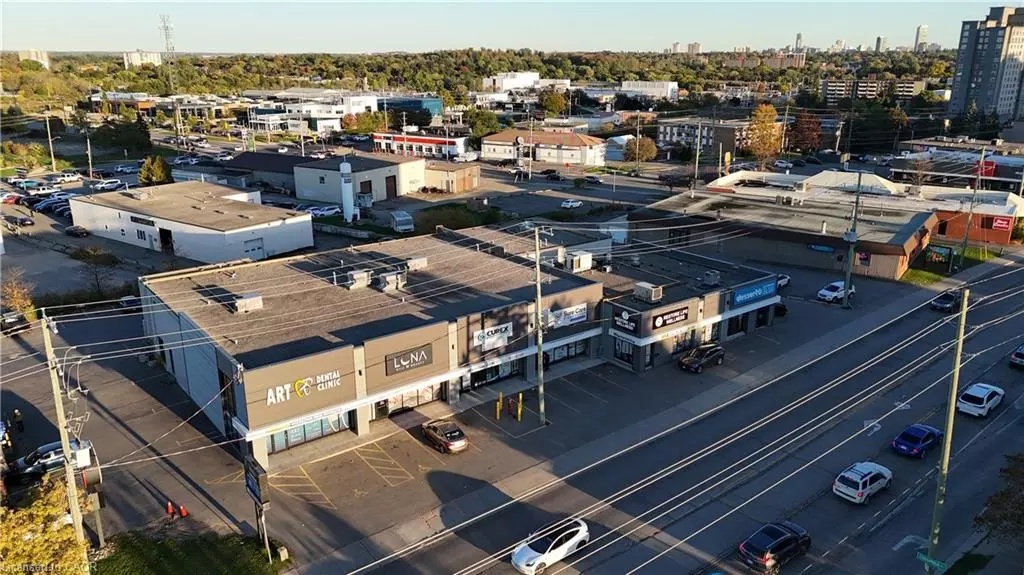 Waterloo, ON N2J 2Z3,380 King Street N #1A