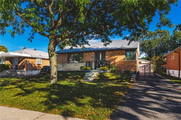 204 Fernwood Crescent, Hamilton, ON L8T 3L4