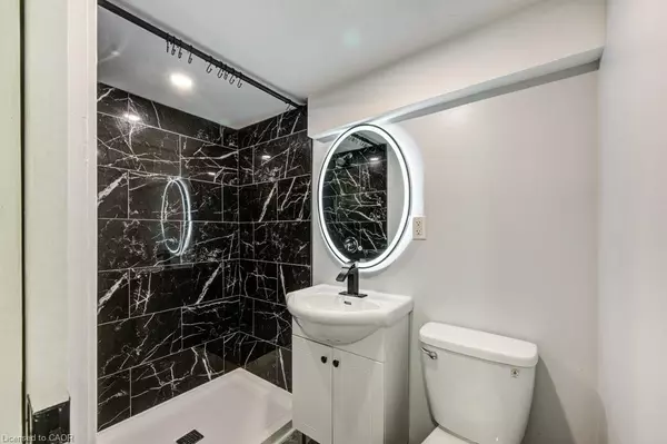 London, ON N6J 1R8,96 Emery Street W