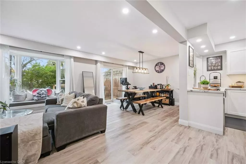 Kitchener, ON N2M 2G5,106 Dalegrove Drive