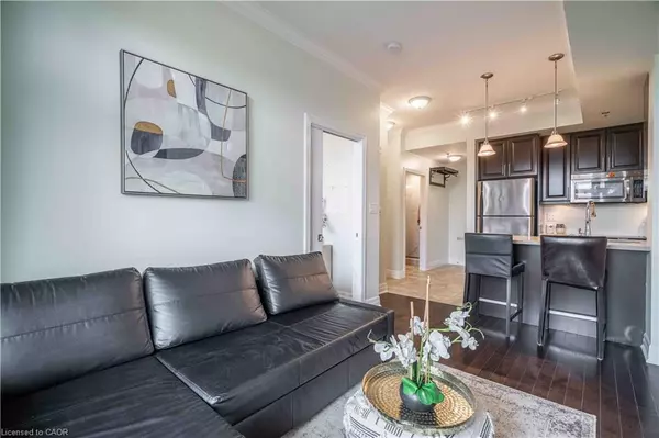 90 Charlton Avenue W #409, Hamilton, ON L8P 0B4