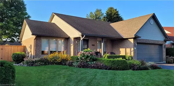 15 Bayshore Court, Port Dover, ON N0A 1N7