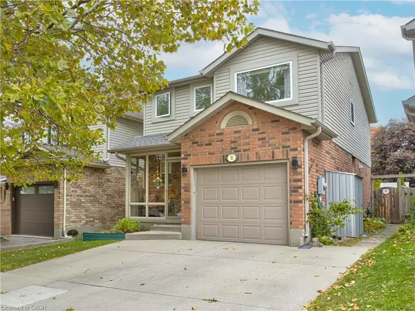 51 Mcmeeken Drive, Cambridge, ON N3C 4E4