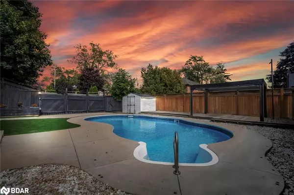 Hamilton, ON L8K 4N6,211 Rosedale Avenue