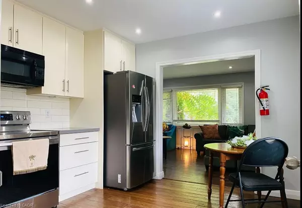 Waterloo, ON N2J 2C1,107 Ellis Crescent S