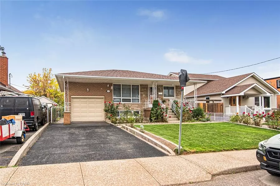 31 Adair Avenue, Hamilton, ON L8H 6A5