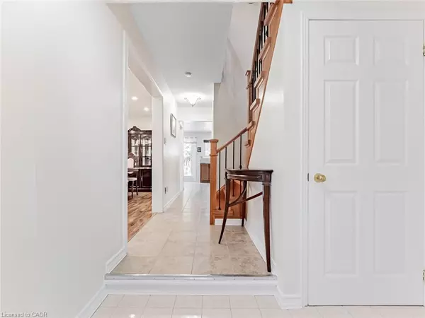 Mississauga, ON L5N 6W4,3859 Cedar Hedge Rise