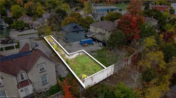 Cambridge, ON N1S 2L1,67 Grand Avenue N #3