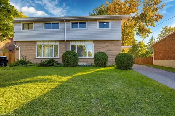 48 Luscombe Street, Hamilton, ON L9A 2J8