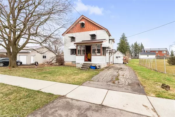 Cayuga, ON N0A 1E0,12 Seneca Street S