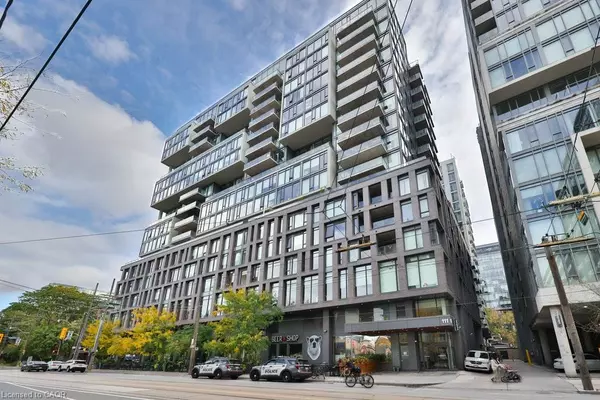 111 Bathurst Street #416, Toronto, ON M5V 0M9