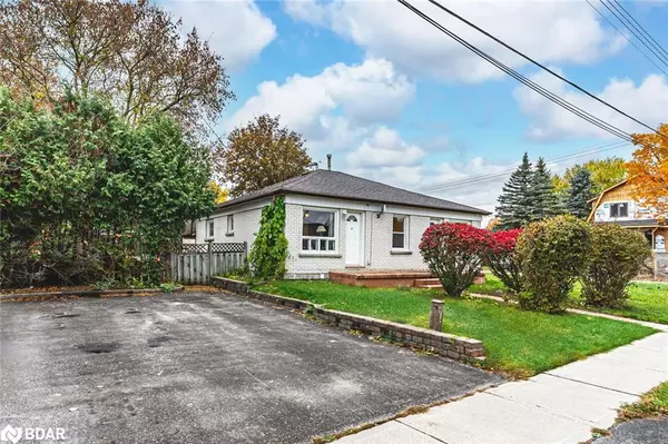 34/36 Centre Street, Angus, ON L0M 1B0