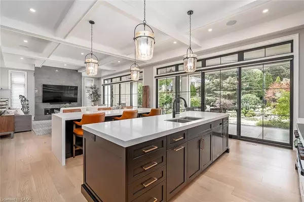 Burlington, ON L7N 1C7,3257 Mayfair Place