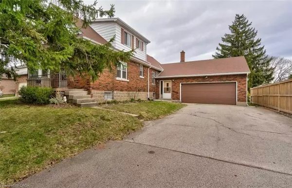 171 Stone Church Road E, Hamilton, ON L9B 1A8