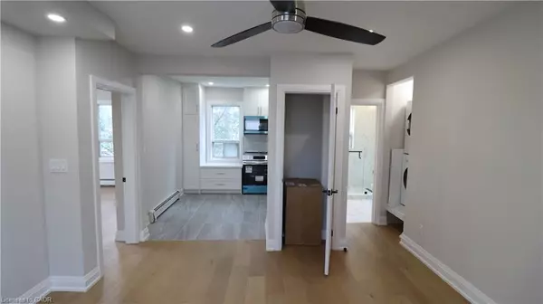 Toronto, ON M4L 1J3,2002 Queen Street E #3