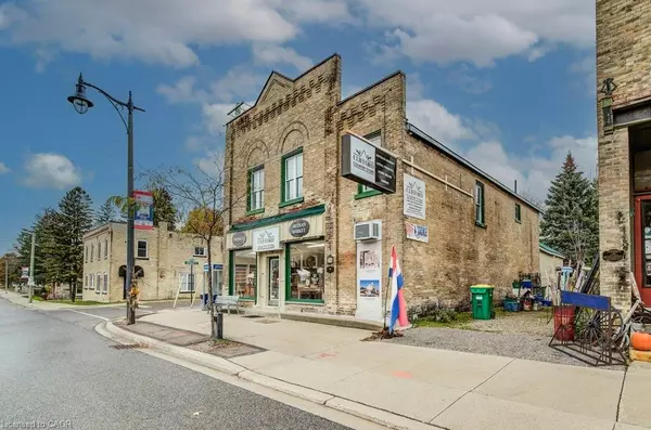 Clifford, ON N0G 1M0,38 Elora Street N