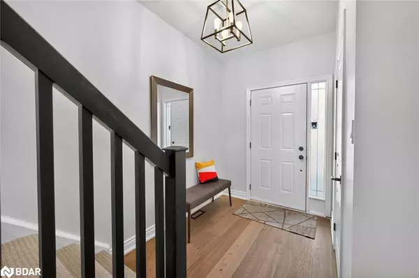 Burlington, ON L7T 4H1,1491 Plains Road W #4