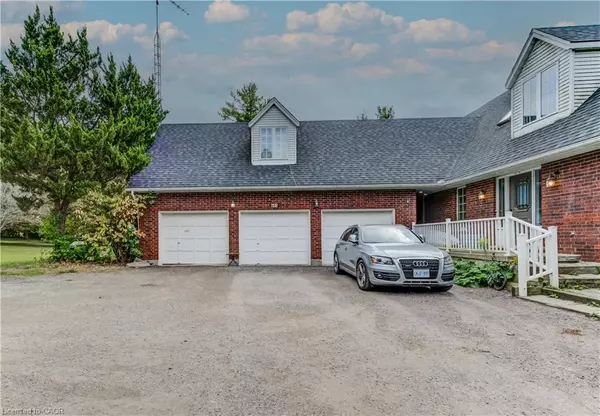 Cambridge, ON N3H 4R6,685 Briardean Road #Lower