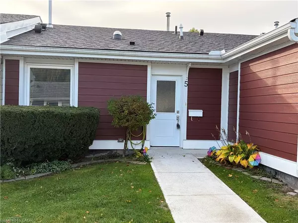 5 Jaczenko Terrace, Hamilton, ON L9B 1T8