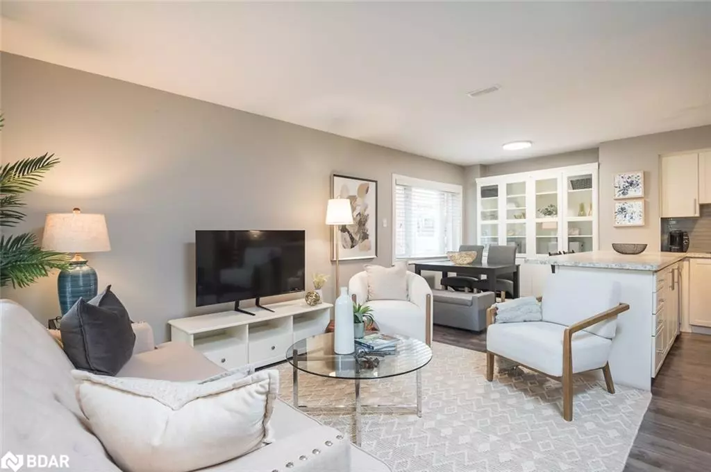 Burlington, ON L7L 6R7,1701 Lampman Avenue #302