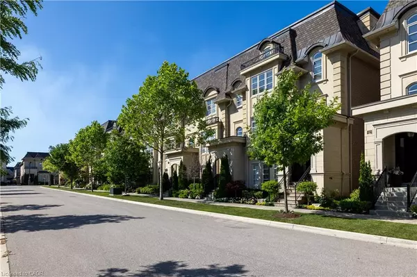 Oakville, ON L6K 0H3,251 Hanover Street