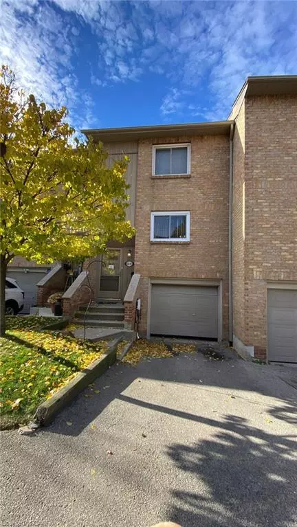 Hamilton, ON L9C 6A1,63 Fonthill Road #11