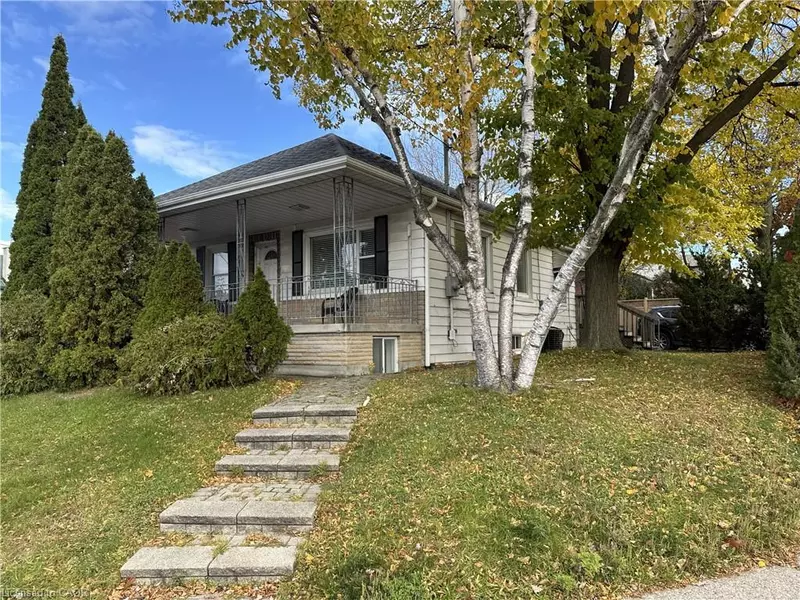 33 Glenburn Avenue #MAIN, East York, ON M4B 2X4