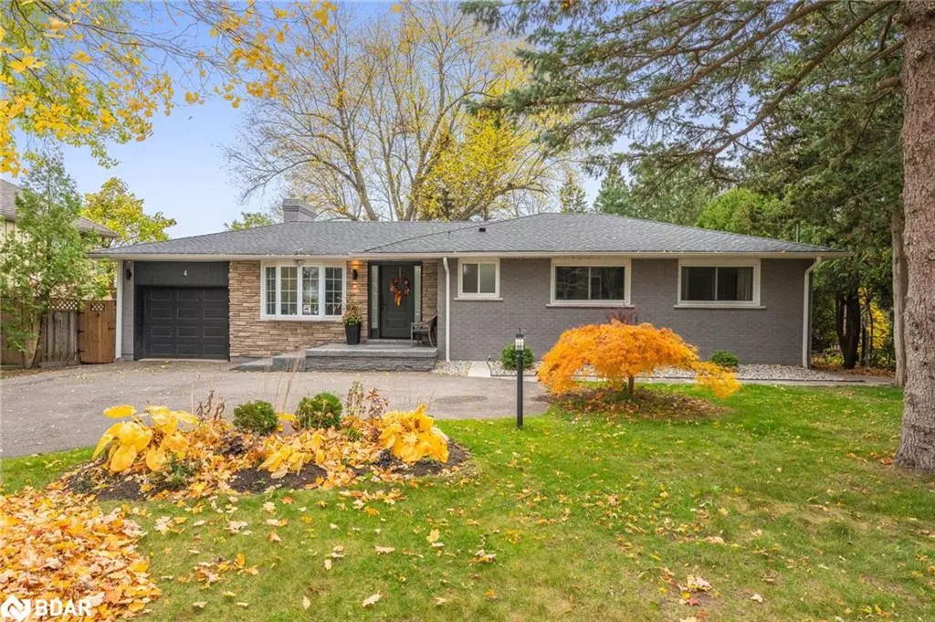 Georgetown, ON L7G 1L3,4 Chipper Court