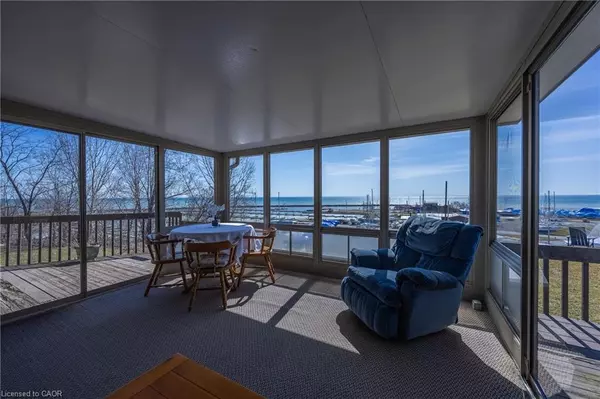 16 Dean Avenue, Port Dover, ON N0A 1N7