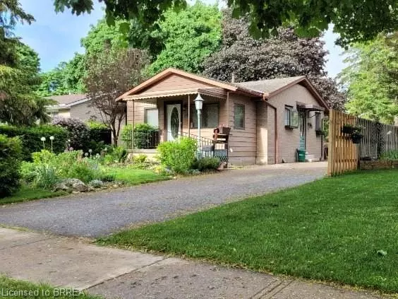 59 Canterbury Avenue, Stratford, ON N5A 4V8