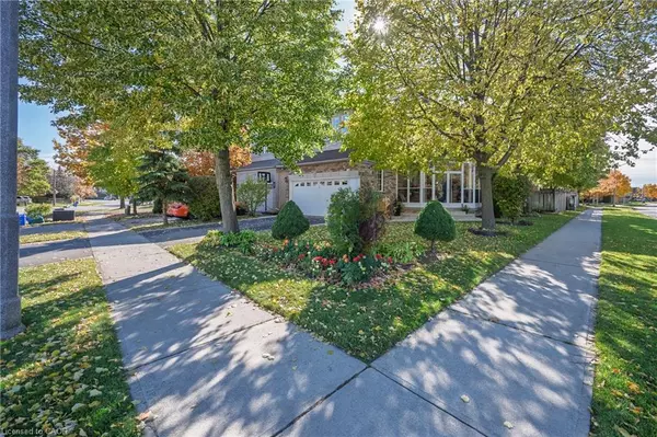 Oakville, ON L6M 3W3,2054 Bloomfield Drive