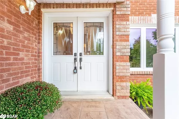 Georgetown, ON L7G 5R4,33 Harrop Avenue