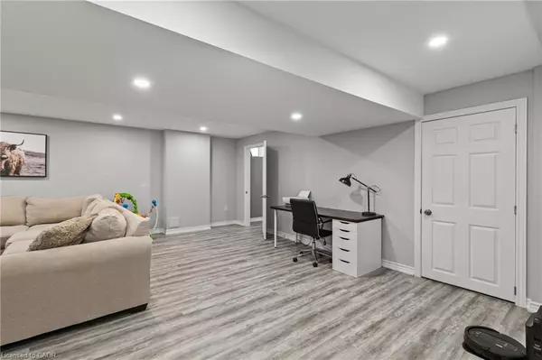 Thorold, ON L3B 0G2,62 Esther Crescent #Lower