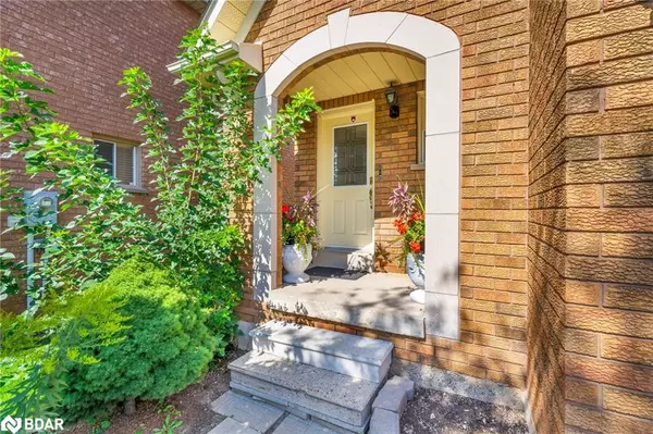 Mississauga, ON L5M 5L2,2543 Scarth Court