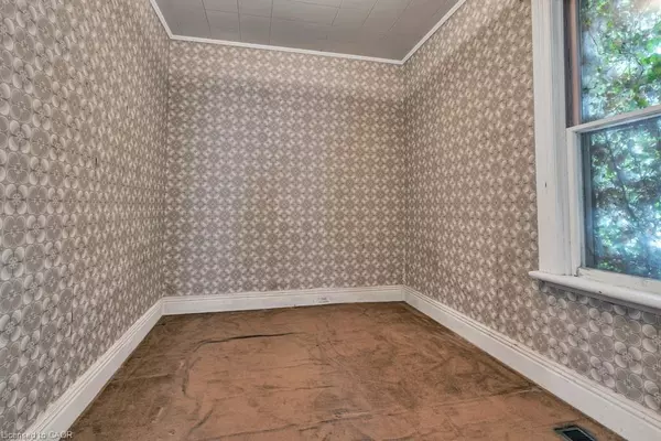 Woodstock, ON N4S 7W1,785177 Oxford Rd 33