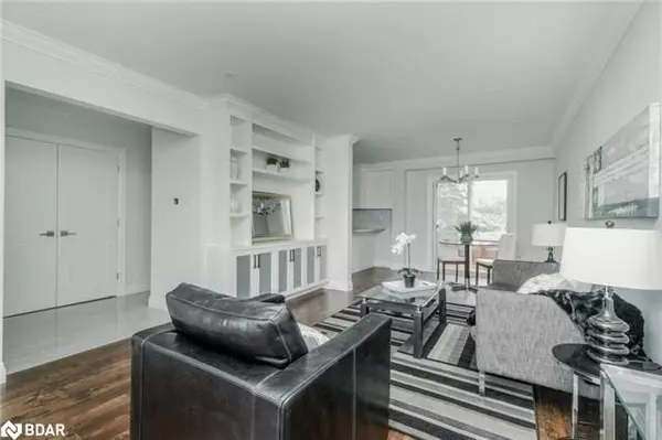 Oakville, ON L6H 3A1,1534 Forestdale Court