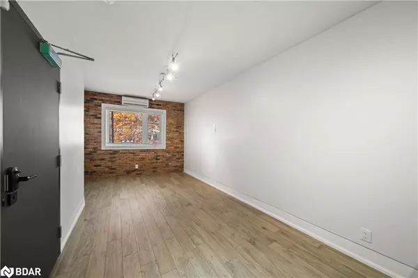 Toronto, ON M6S 2Z8,531 Runnymede Road