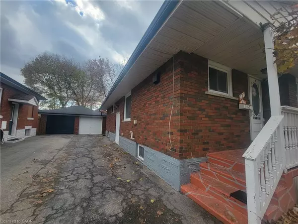 Cambridge, ON N1R 4Y8,127 Elmwood Avenue #Basement