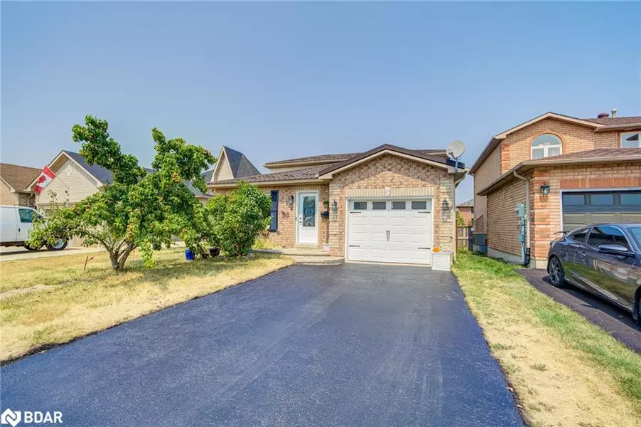 222 Country Lane N, Barrie, ON L4N 0W1